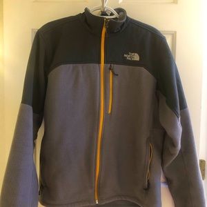 Men’s gently used North face fleece jacket, size large
